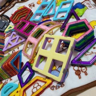 マグネットブロック 大量の画像