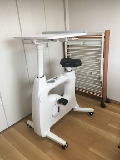 新品 エアロバイク デスク付き