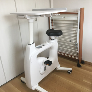 新品 エアロバイク デスク付き