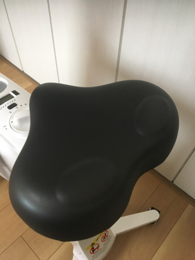 新品 エアロバイク デスク付き