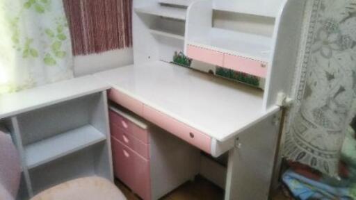 子供用勉強机です。
