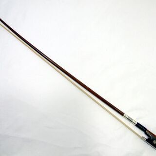 メンテ済み チェコ製 バイオリン Antonius Stradivarius モデル 4/4 裏板1枚 赤系ニス フェルナンブーコ 未使用 弓 ナイロン弦 ストラドタイプ顎あて搭載 四角型ケース 手渡し 全国発送対応 中古バイオリン 名古屋近郊 愛知県清須市より 管理（カ）8140の画像