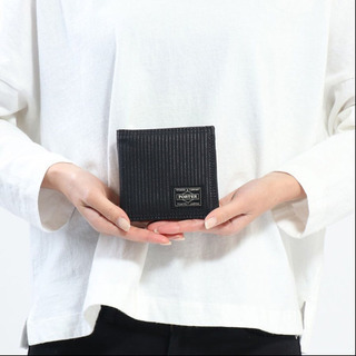 受け渡し決定❣️新品未使用　ポーター 二つ折り財布 の画像