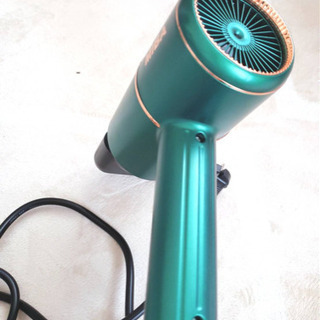 【値下げしました】【美品】ドライヤー　定価2599円の画像