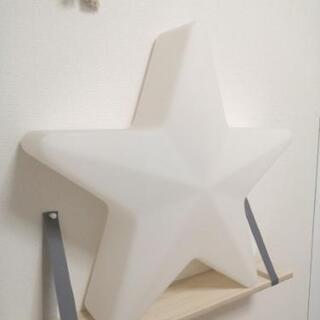 大きな星のオブジェの画像