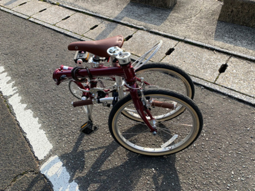 市内配達可能！！　Dahon BoardWalk ライト、ロック付き　折り畳み自転車