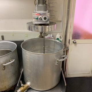 豚骨スープ速成機【60cm蛇口寸胴付き】の画像