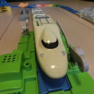 商談中⑰大量レイアウトセット　Wループ、車両基地、鉄橋、トンネル、踏切、車両4編成付　プラレールの画像