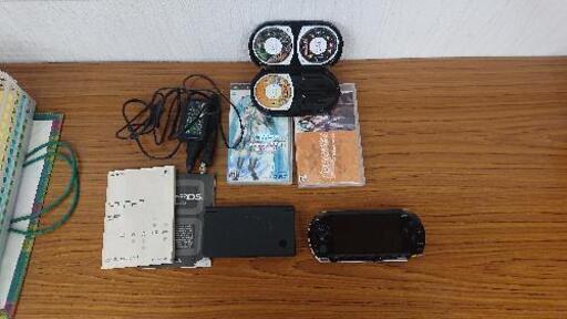 PSP-1000//PSPカセット5個セット/DSおまけ付き　掲載3月末まで‼