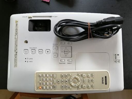 【取引中】エプソン液晶プロジェクター「EH-DM30」
