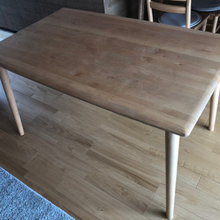 ダイニングテーブル譲ります☆