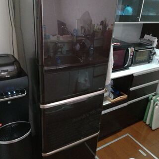 【受渡予定者確定】シャープ 3ドア冷蔵庫（350L・両開きドア）...