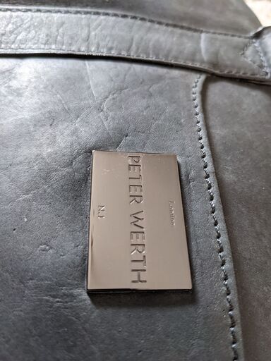 英国のデザイナー「Peter Werth」100％レザーバッグ
