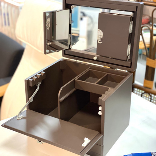 【お取り置き中】コスメ収納に便利な多機能BOX
