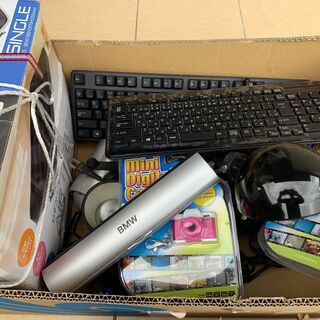 （お取引中）小家電・オーディオ機器・PC周辺機器・車フロアマット・サッカーグッズ・雑貨【引取り限定・無料】の画像