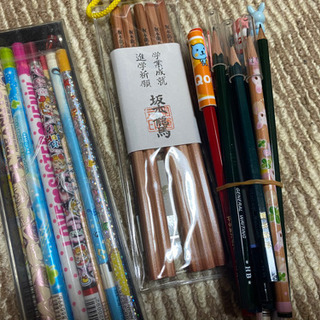 鉛筆約30本
