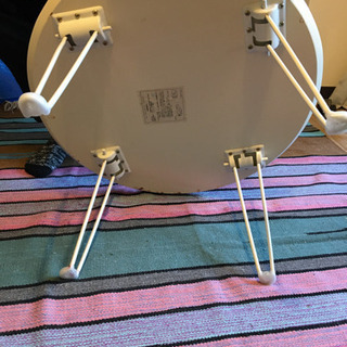 白テーブルの画像