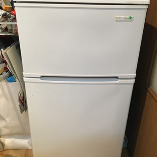 白い冷蔵庫(HERB Relax)の画像