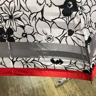 きまりました　美品　ジバンシー　花柄　モノトーン　日傘　防水　折り畳み傘の画像