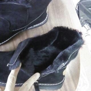 ボア付きショートブーツ 黒 未使用品【詳細を読んでから問い合わせしてください】の画像