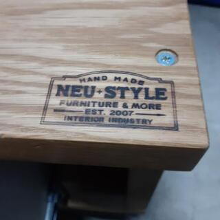 NEU+STYLE製　商品棚の画像