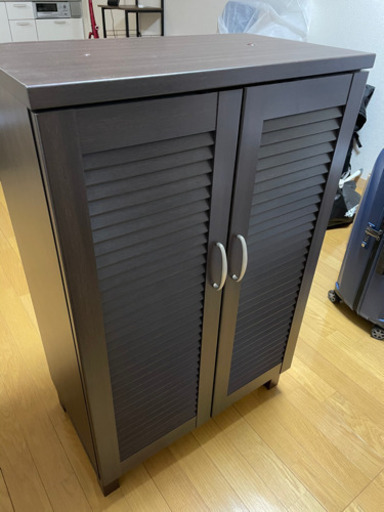 下駄箱　縦35cm x 横60cm x 高さ94cm