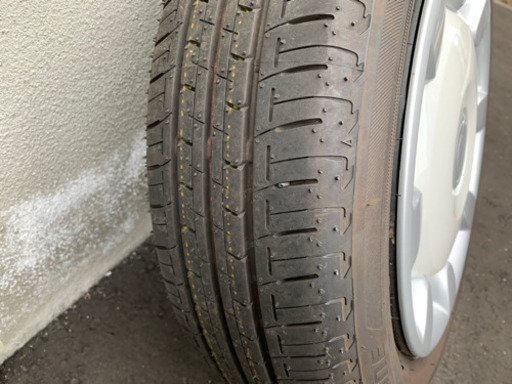 ほぼ新品　ムーヴキャンバス　ホイール・タイヤ4本セット（ホイールキャップ付き）