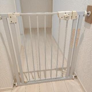 ベビーゲート　マジックアクションベビーゲート　ネージュ　白　ホワイトの画像