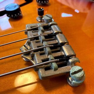 Epiphone / エピフォン　エレキベース　ケース・チューナー付属の画像