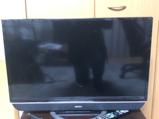 32型テレビ オリオン製 画面にキズあり ローボード（テレビ台）つき