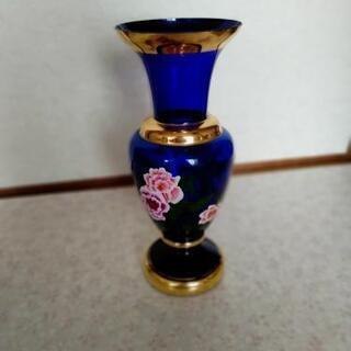 古典花瓶の画像