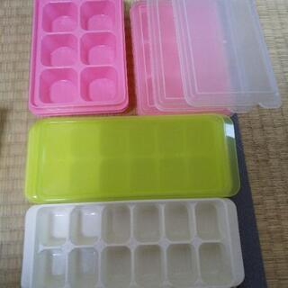 ピジョン離乳食セット&キューブ保存容器5つの画像