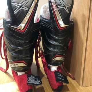 Bauerスケートシューズの画像