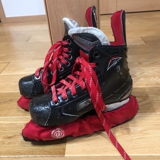 Bauerスケートシューズの画像
