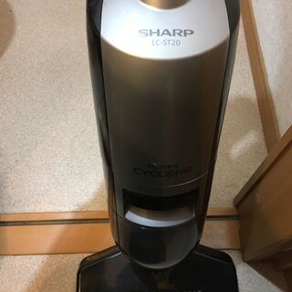 【差し上げます】SHARPサイクロン掃除機(スティックタイプ)の画像