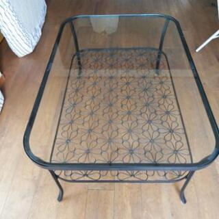 0円。差し上げます。ニトリの高級感漂うガラスのテーブル