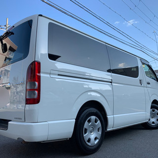 200系ハイエースバン　スーパーGL ガソリン車　シートカバー&ベッドキット付きの画像