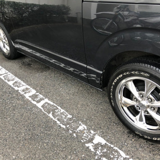 値下ハイエース200系　訳ありタイヤとホイール4本セット17インチ車検対応の画像