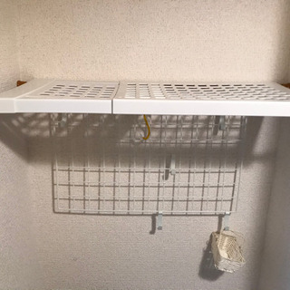 突っ張り棚　100円ショップで揃えたものです。