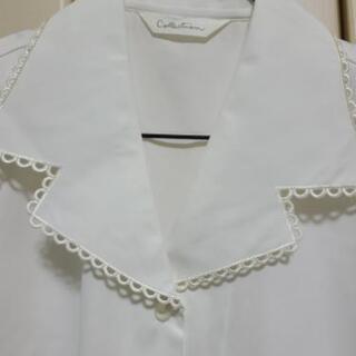 半袖　オフホワイトブラウスの画像