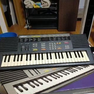 乾電池式電子キーボード