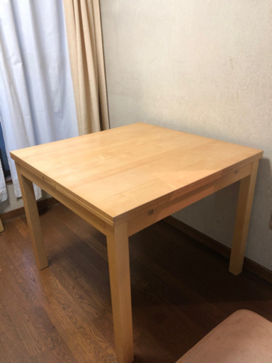 IKEA ダイニングテーブルと椅子3脚