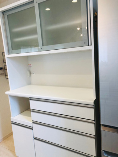 食器棚　株式会社松田家具　コンセント付き