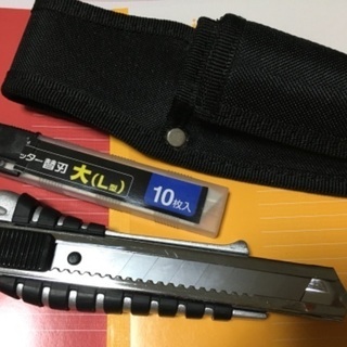 カッター大Ｌ　ケースと替え刃付き　美品　DIY 仕事用⁉︎の画像