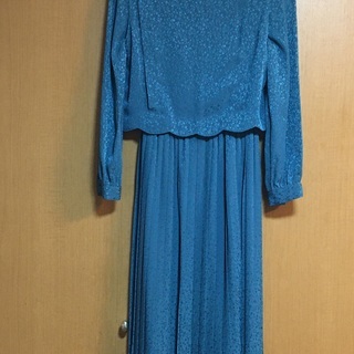 ワンピース・スーツなど、入学式、保護者会、同窓会などにいかがでしょうか