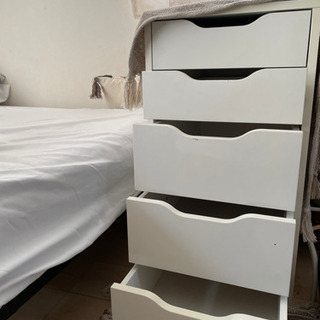 IKEA 5段引き出しの画像
