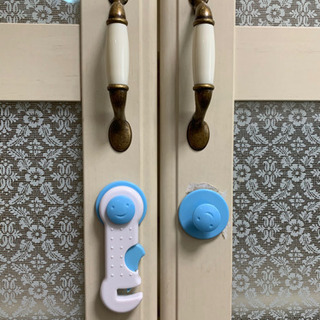 アンティーククローク棚　収納棚の画像