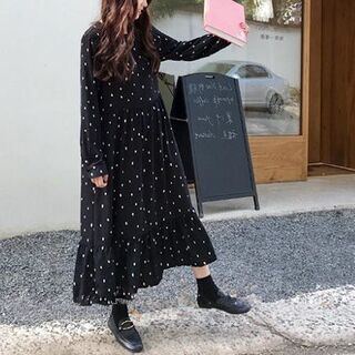 ドット柄　カジュアル　黒ドレスの画像