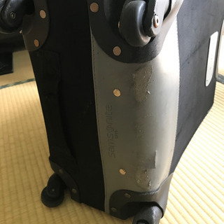 サムソナイトソフトスーツケース(黒)の画像