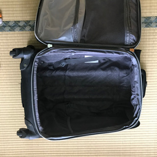 サムソナイトソフトスーツケース(黒)の画像